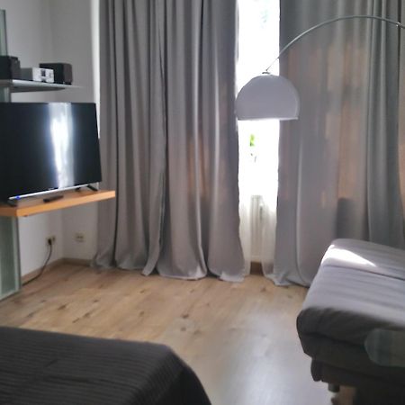 Gemuetliche Ferienwohnung Im Erdgeschoss- Jenaer Strasse Erfurt Ngoại thất bức ảnh