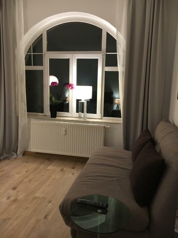 Gemuetliche Ferienwohnung Im Erdgeschoss- Jenaer Strasse Erfurt Ngoại thất bức ảnh
