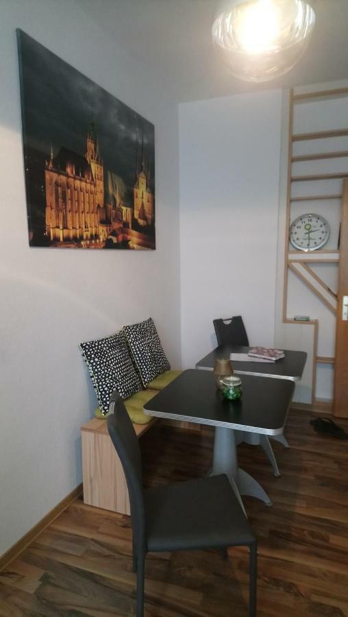 Gemuetliche Ferienwohnung Im Erdgeschoss- Jenaer Strasse Erfurt Ngoại thất bức ảnh