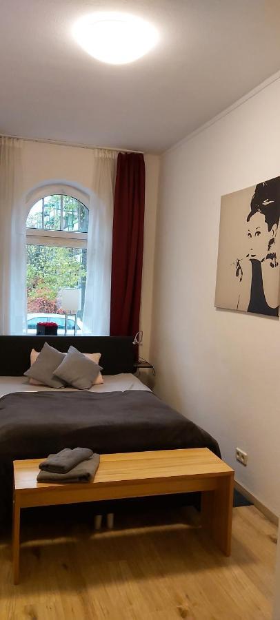 Gemuetliche Ferienwohnung Im Erdgeschoss- Jenaer Strasse Erfurt Ngoại thất bức ảnh